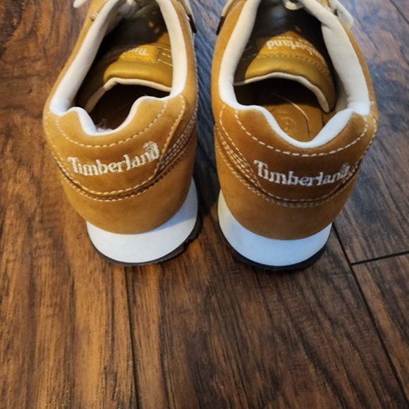 Shoes - Picture 2 of 3